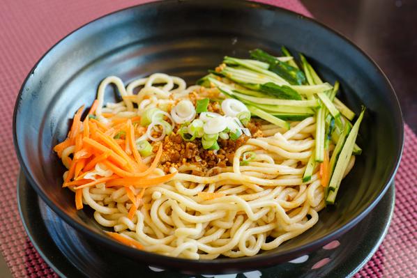 旦 面 Tan Tan Noodle