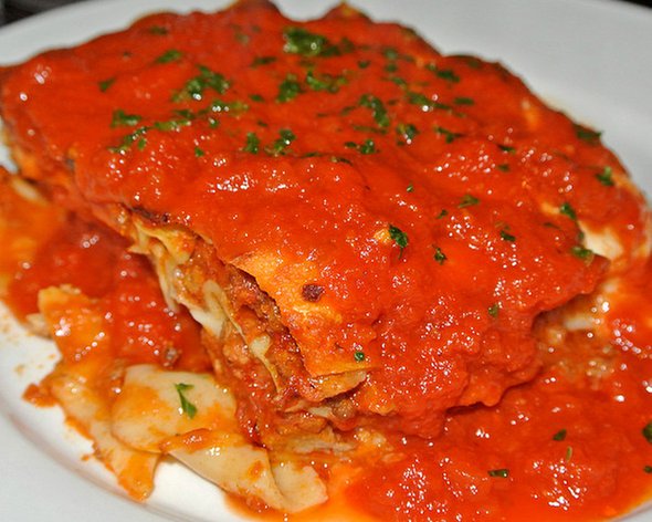 Traditional Lasagna with Beef and Bechamel