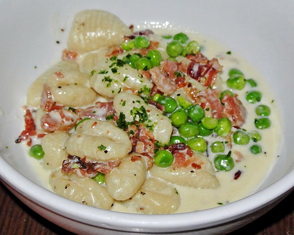 Gnocchi with Bacon and Green Peas