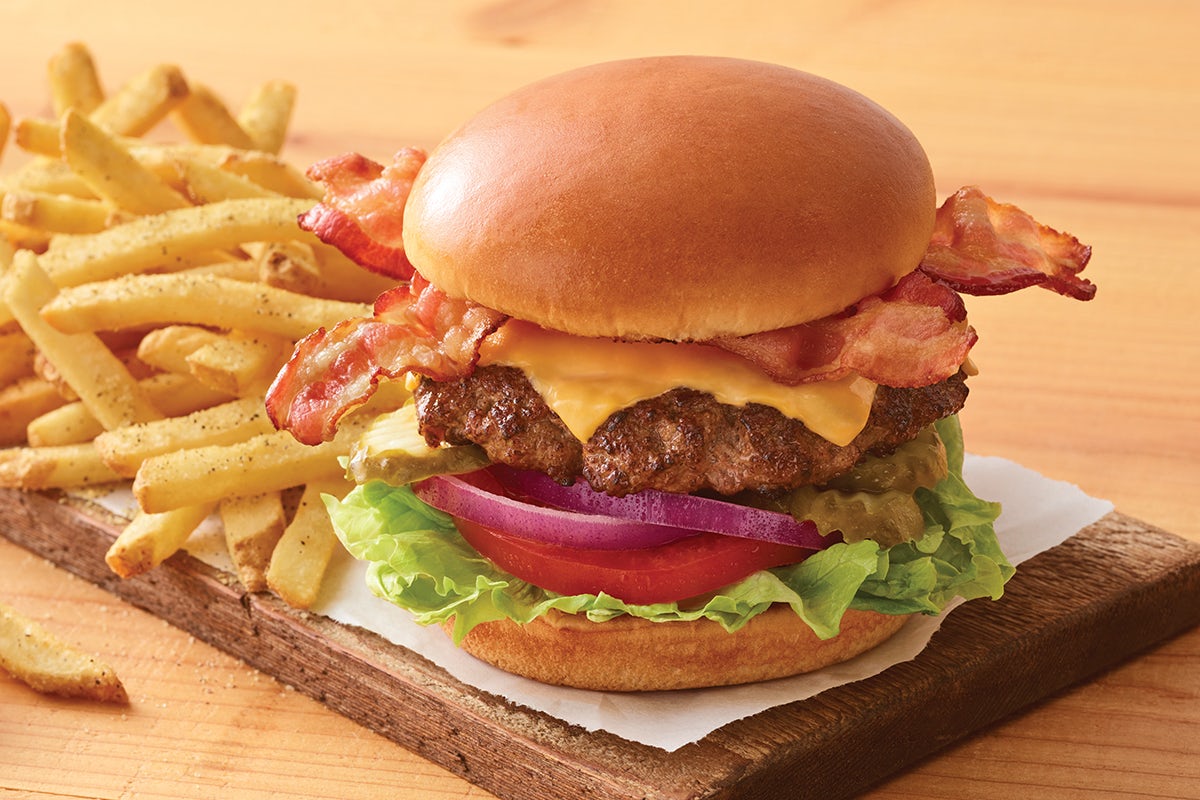 Order Classic Bacon Cheeseburger food online from Applebee's store, Royersford on bringmethat.com