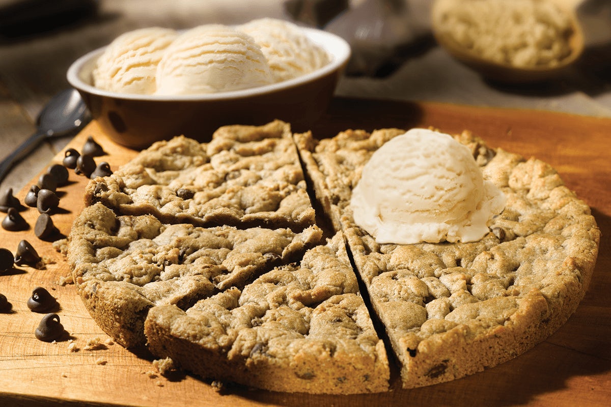Order SCRATCH MADE COOKIZZA food online from Old Chicago 66 store, Lakewood on bringmethat.com
