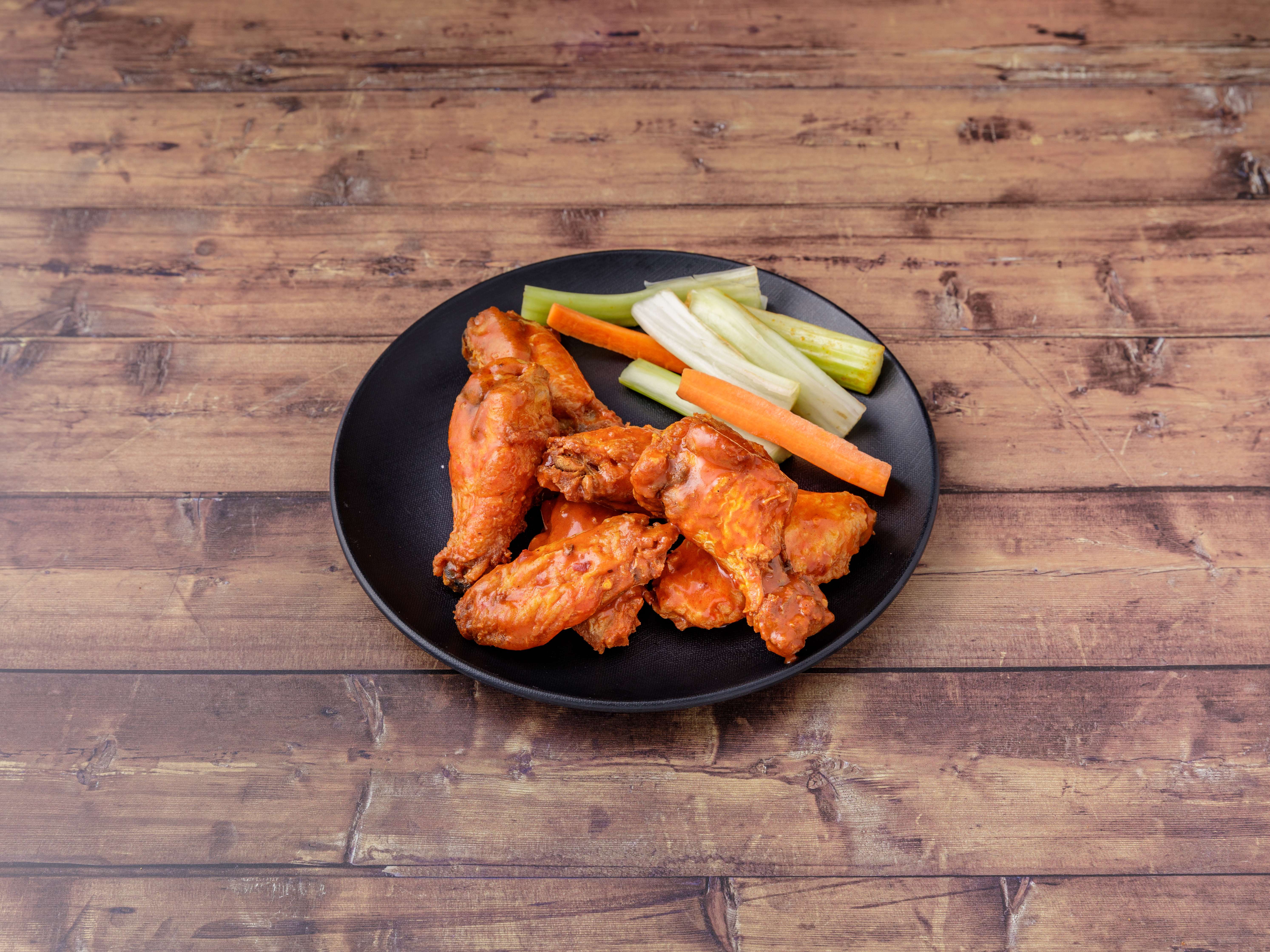 Order CHICKEN WINGS food online from Le Cheile store, Manhattan on bringmethat.com