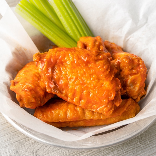 Order 5 Wings food online from Hurricane Grill & Wings store, Syosset on bringmethat.com