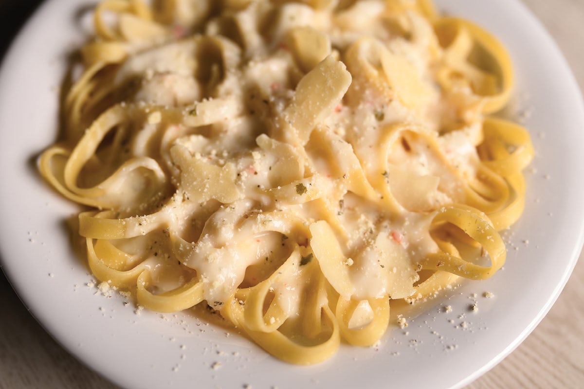 Order Small Fettuccine with Alfredo food online from Fazoli store, Atlanta on bringmethat.com