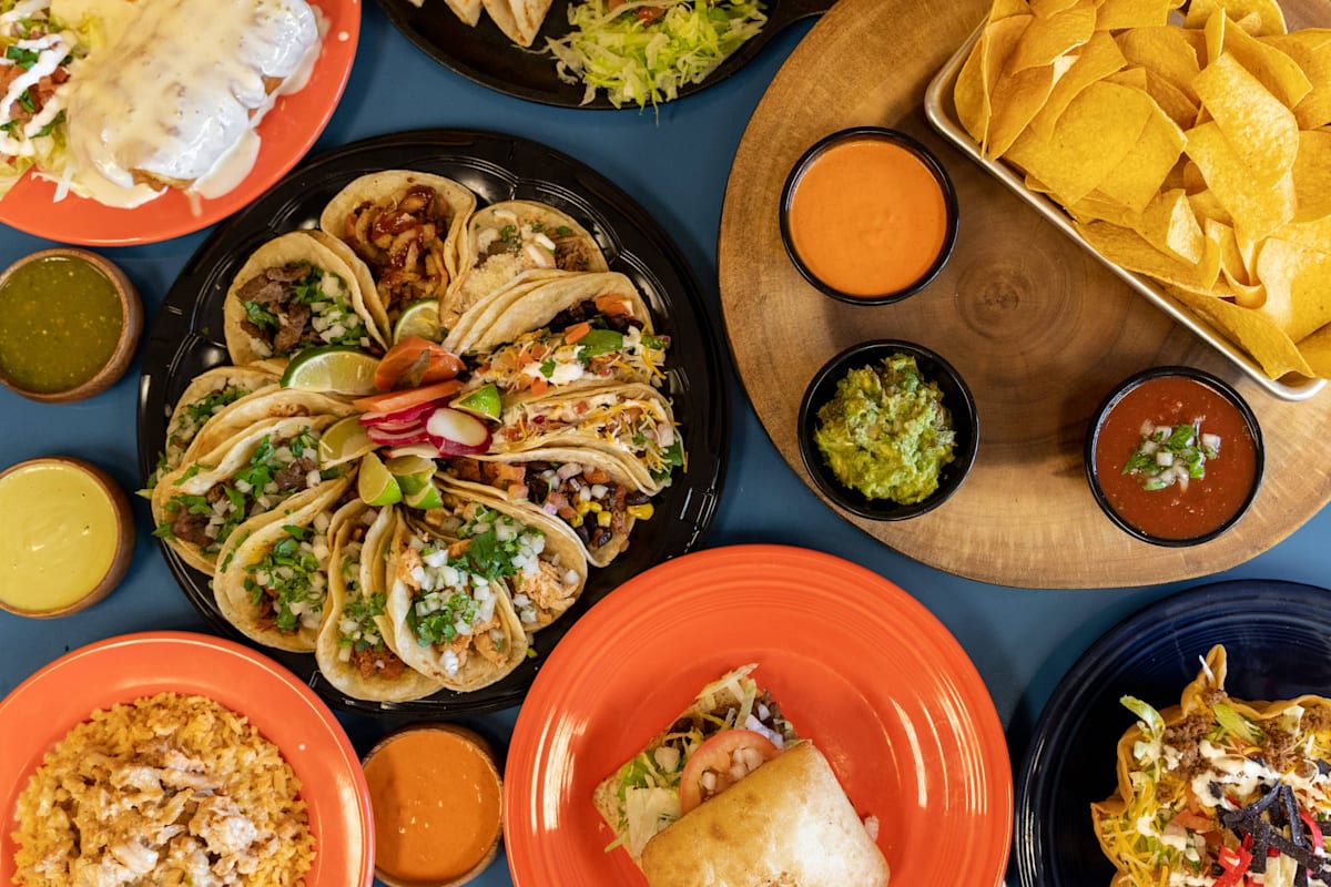 Que Pasa Tacos Delivery Menu Order Online 2440 Nashville Rd 101