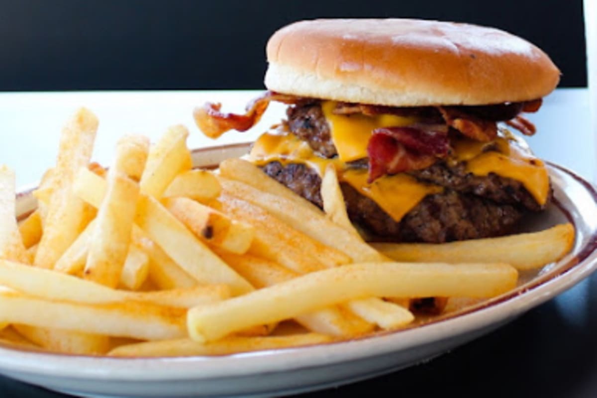 Toms Burgers Apple Valley Delivery Menu Order Online 20781 Bear