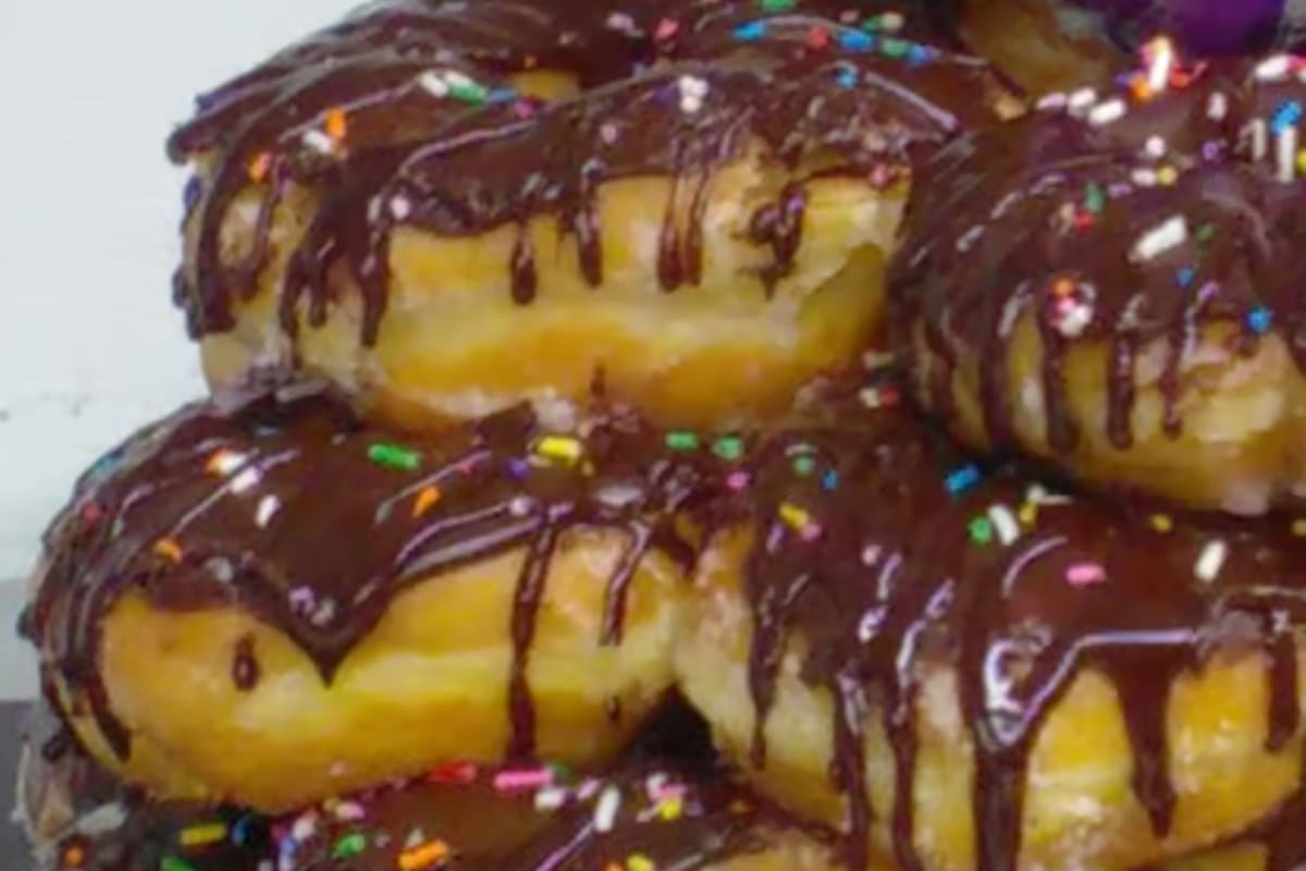 Donut Palace Delivery Menu Order Online 5115 Old Troy Pike Huber