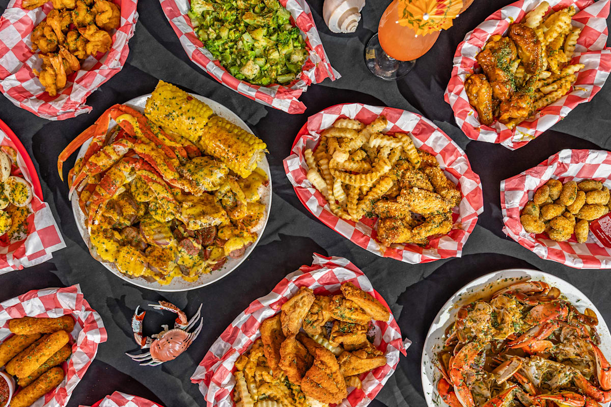 The Crab Traphouse Delivery Menu Order Online 1365 Forest Pkwy