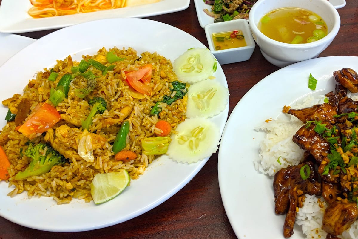 Naing Myanmar Family Restaurant Delivery Menu Order Online 3308 S