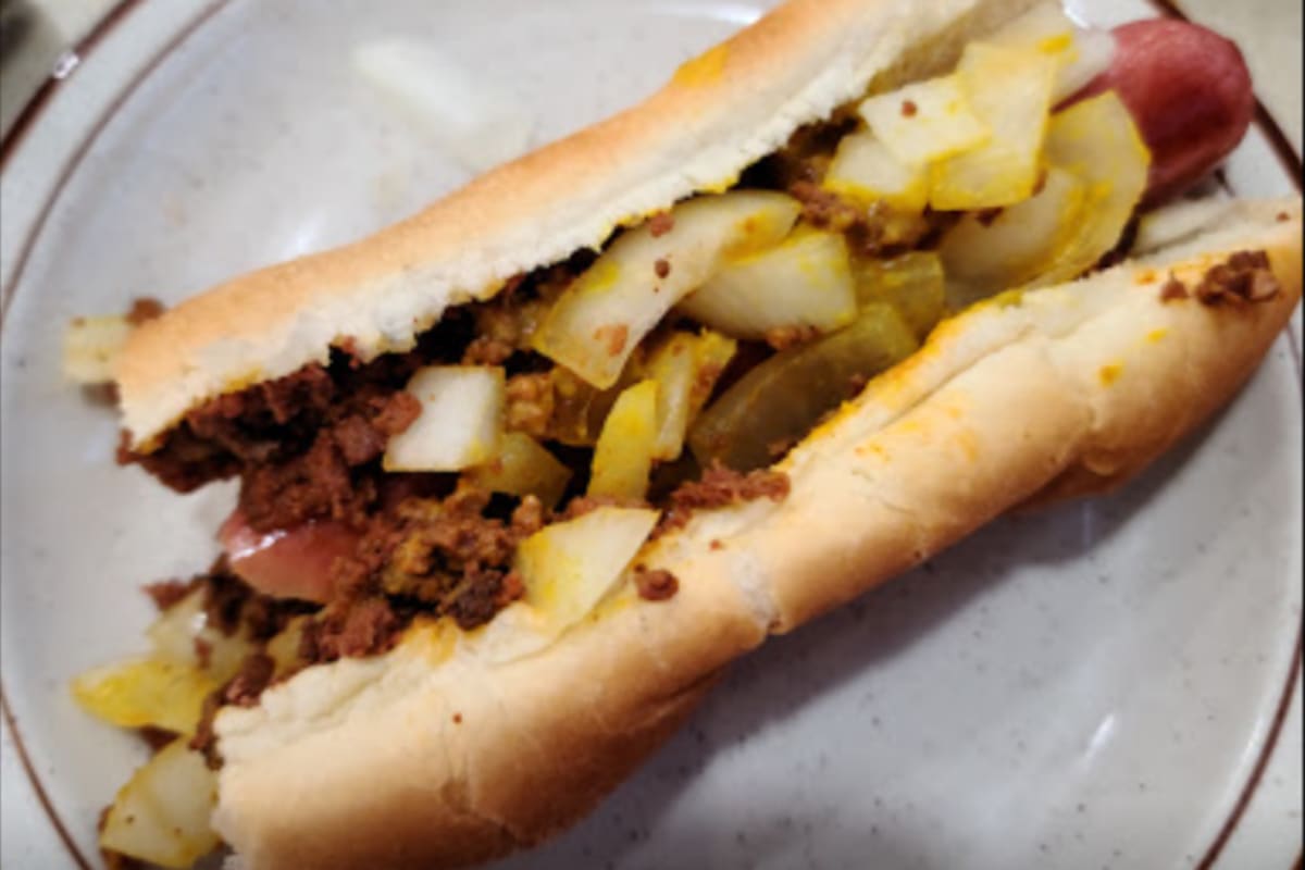 Leos Coney Island: A Clio Culinary Gem with a Storied Past and Vibrant