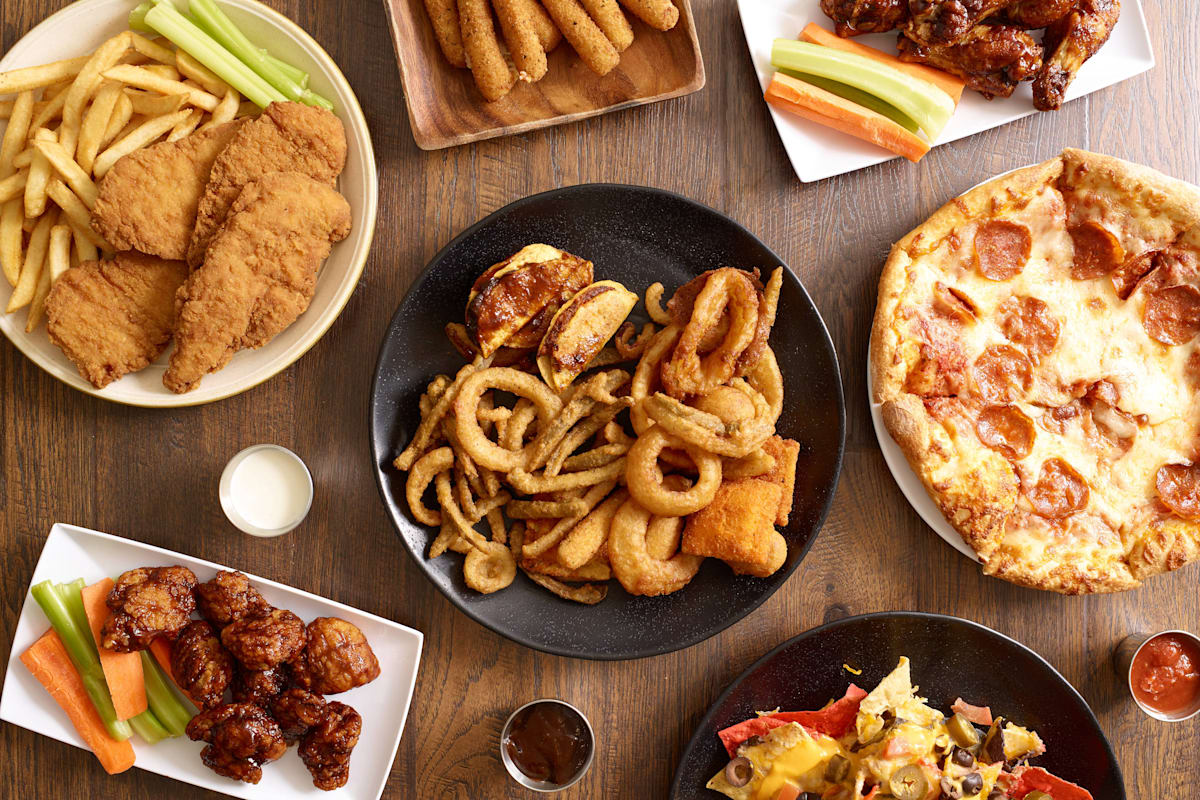 Bully's Reno Bully's Sports Bar & Grill Delivery Menu | Order Online | 18156 Wedge ...