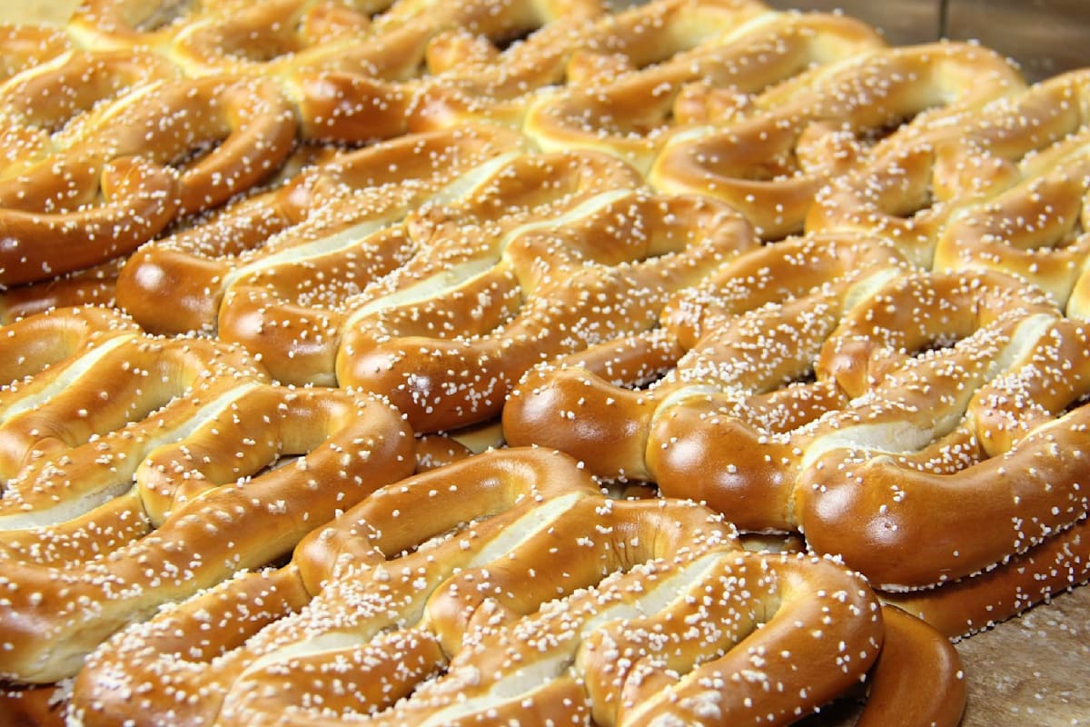 Philly Style Soft Pretzel Bakery Delivery Menu Order Online 920
