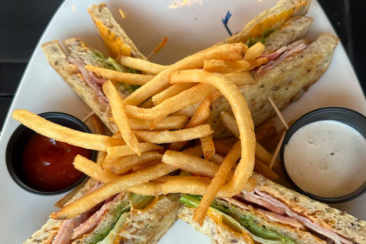 LOZA Kitchen & Bar Delivery Menu Order Online 3058 El Camino Ave