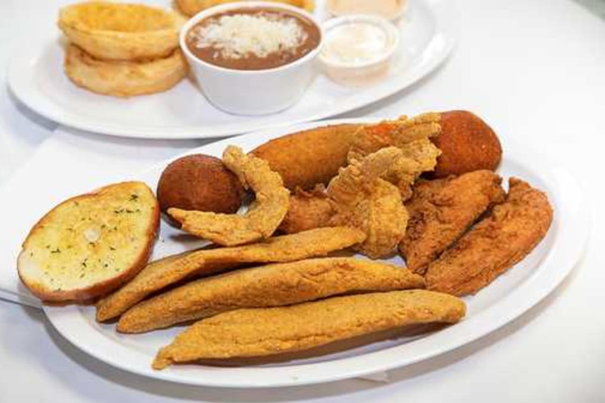 Louisiana Fish House Delivery Menu Order Online 1402 Spring