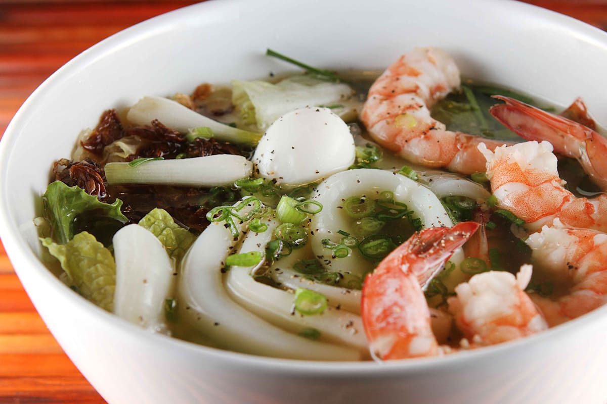 Mai Pho Delivery Menu Order Online 2315 Edgewood Rd SW Cedar Rapids