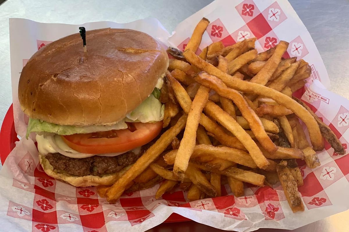 Mr. Bill's Richman's Ice Cream & Burger Co. Hammonton, NJ Restaurant