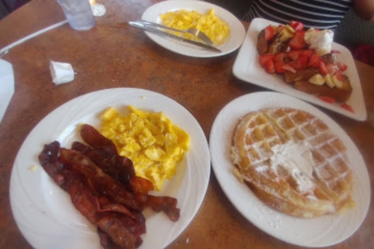 Empire Diner Restaurant Delivery Menu Order Online 106 E Baltimore