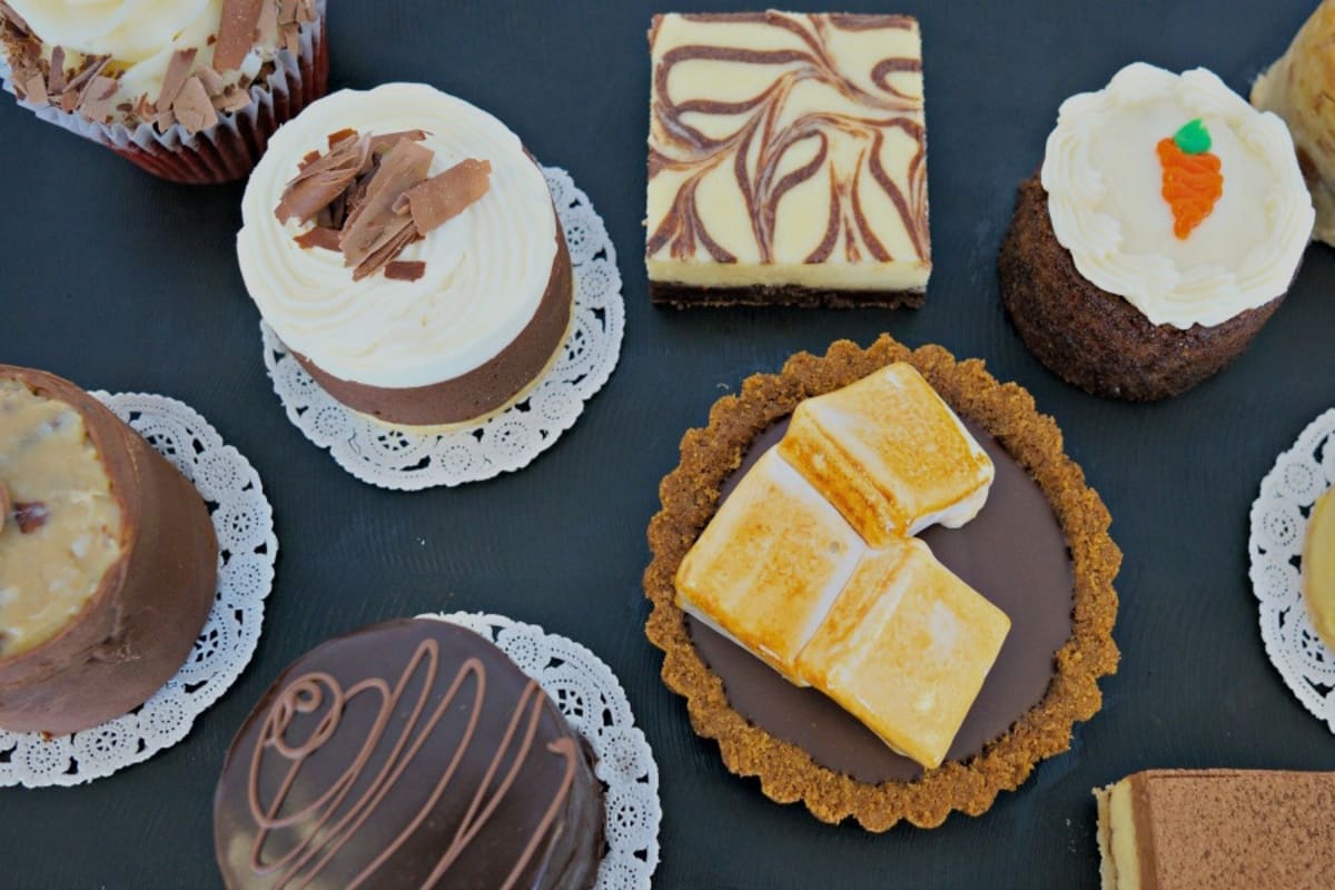 JR Dessert Bakery Delivery Menu Order Online 2841 W Howard St