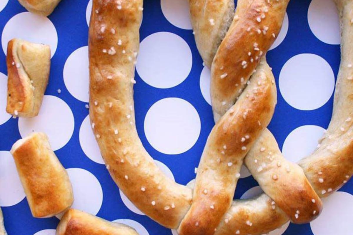 Wetzel's Pretzels Delivery Menu Order Online 18511 Outlet Blvd Ste 822 Chesterfield Grubhub