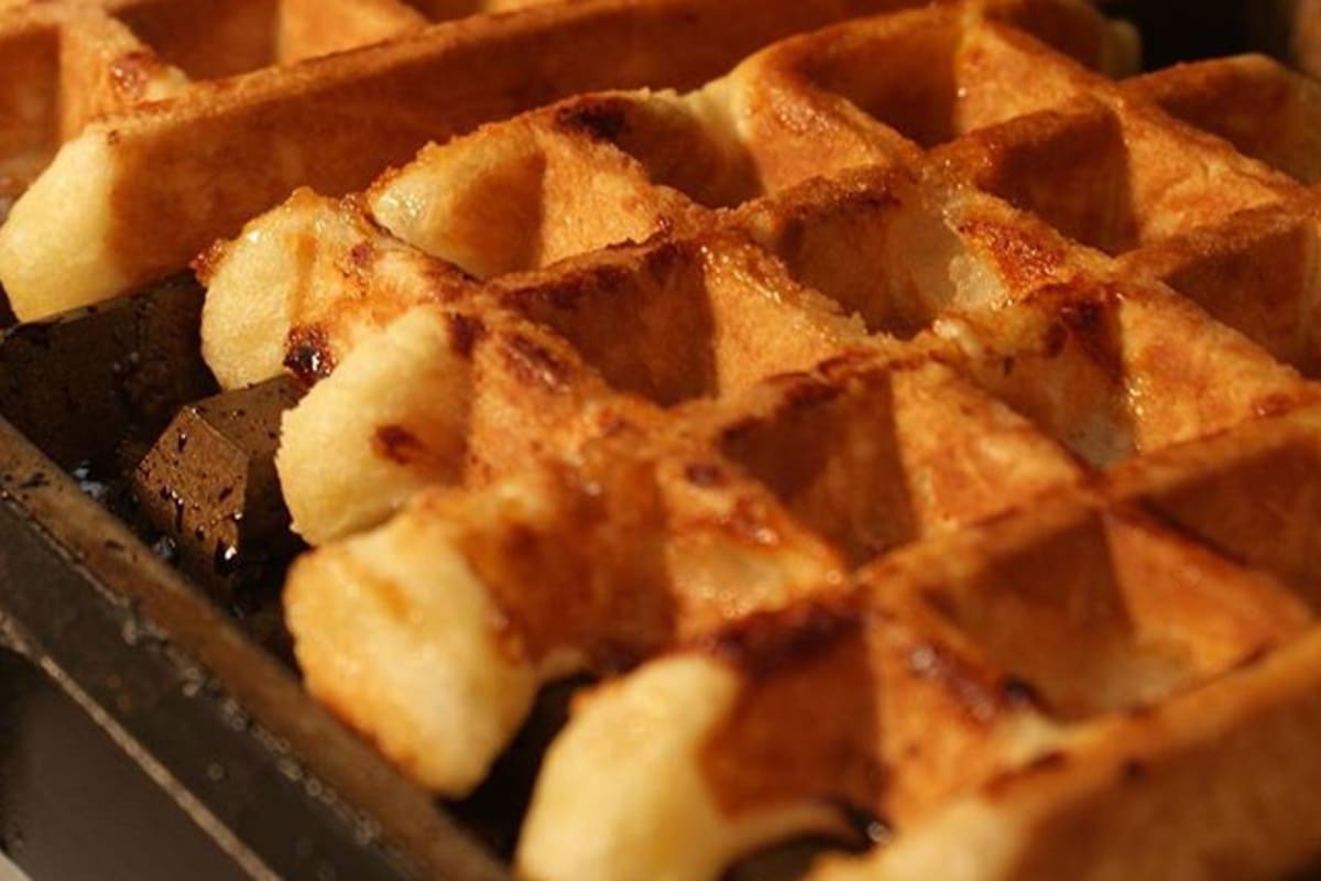 Zinneken's Waffles Delivery Menu Order Online 1154 Massachusetts