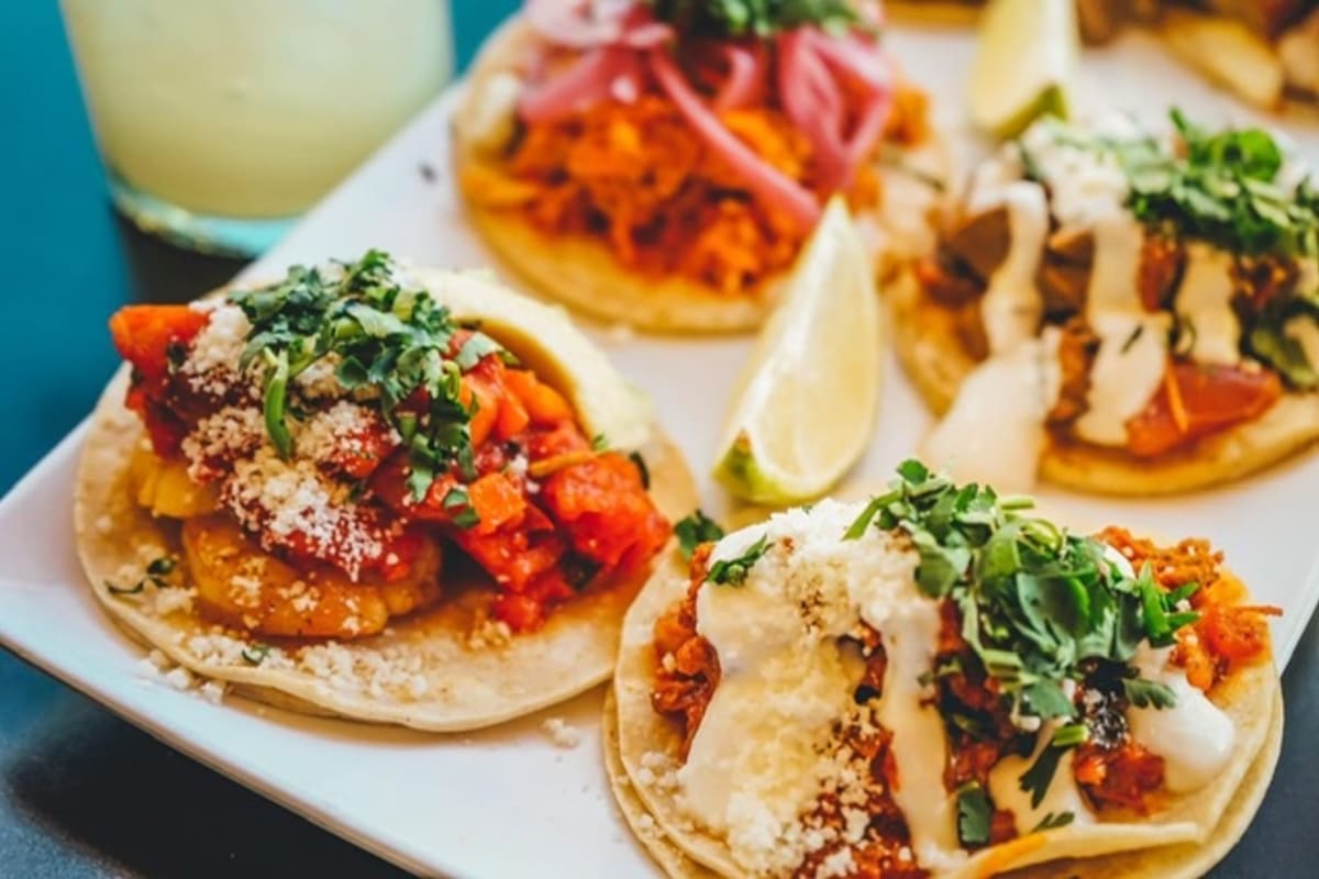 Uno Mas Taqueria Delivery Menu Order Online 1585 S Pearl St Denver Grubhub