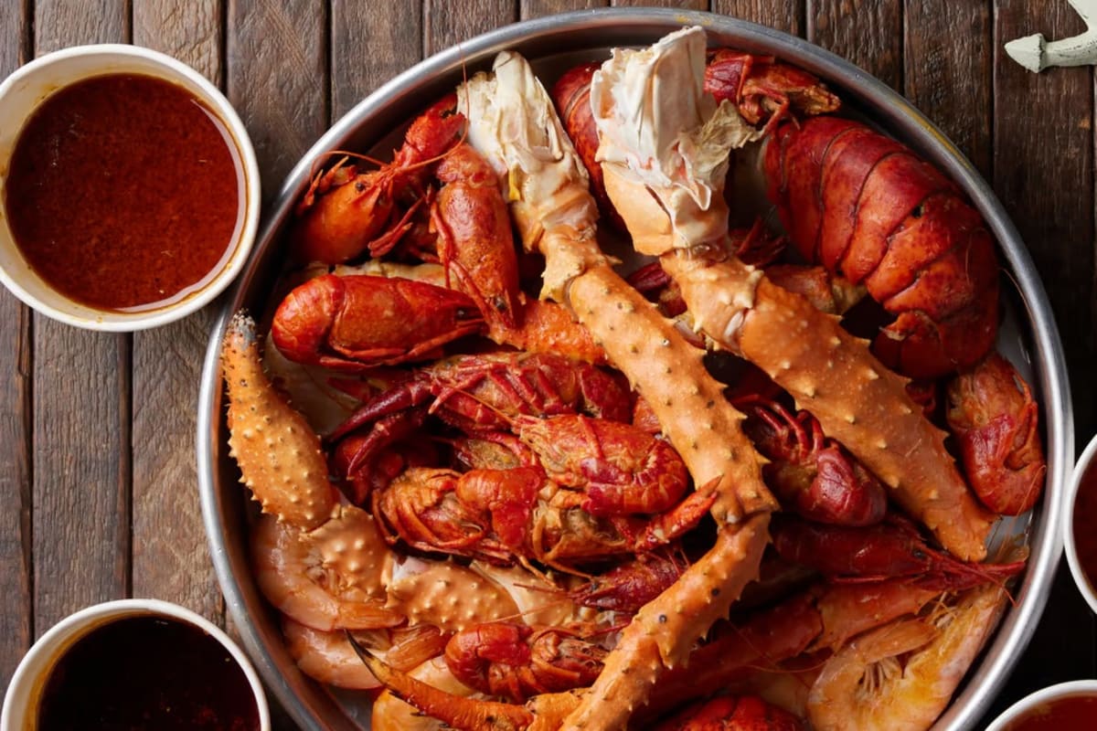 Valencia Crab N Spice Delivery Menu Order Online 24425 Town Center