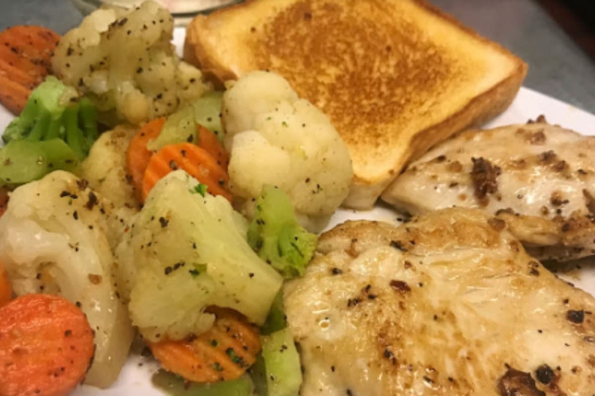 Cs Chicken Coop Delivery Menu Order Online 3215 South Ave