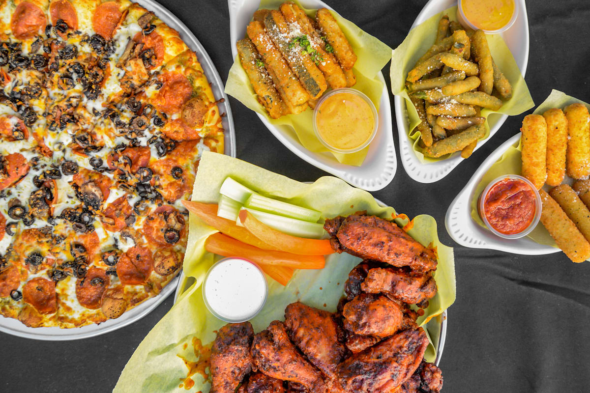 Straw Hat Pizza Grill Delivery Menu Order Online 80 W Shaw Ave