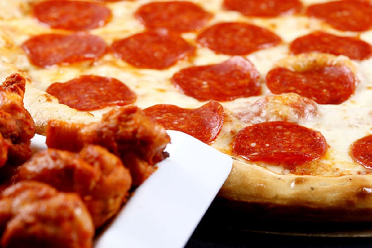 Fresh Basil Delivery Menu Order Online 1020 Riverfront Ctr