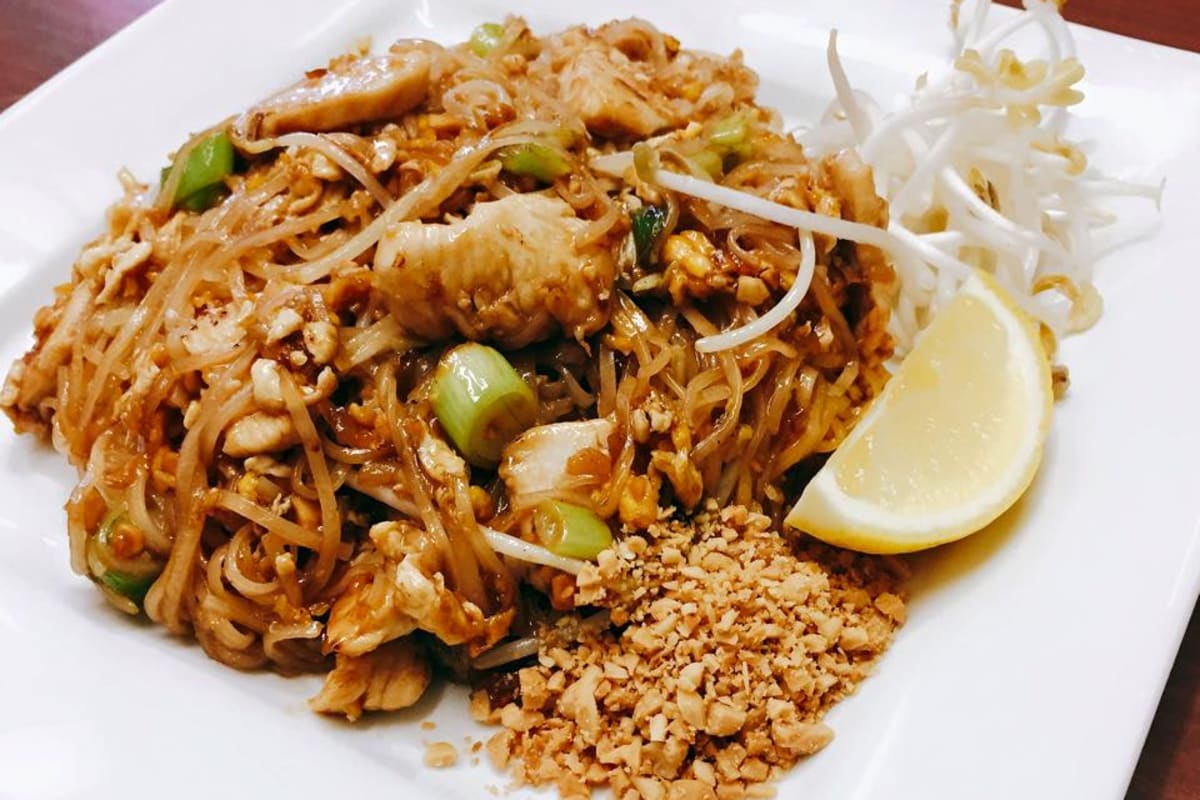 Basil Thai Kitchen Delivery Menu Order Online 6910 Fayetteville Rd