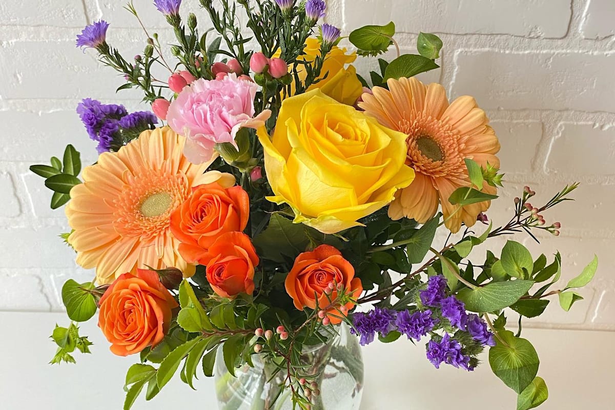 Tea Rose Flower Shop Delivery Menu Order Online 5327 N Kimball Ave