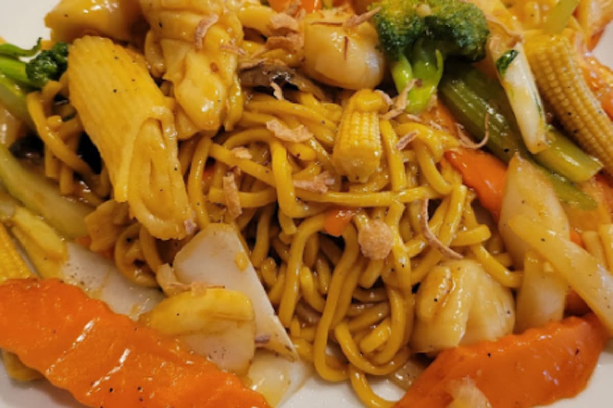 Golden Bowl Asian Restaurant Delivery Menu Order Online 3415 E