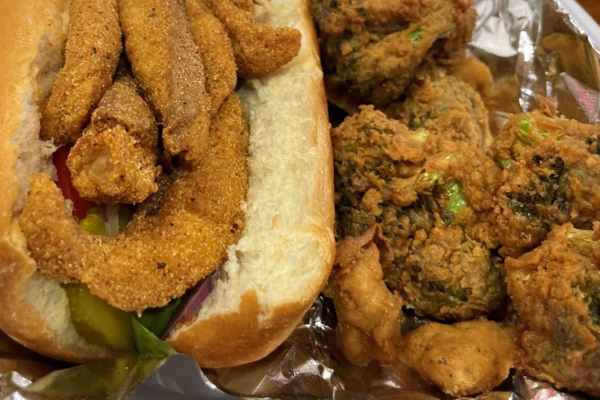 Zoe Wings and Things Delivery Menu Order Online 1700 University