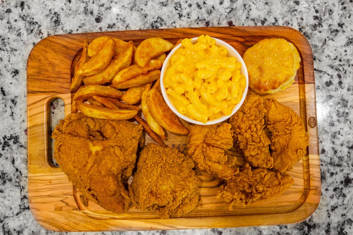 Saroki's Crispy Chicken & Pizza Delivery Menu Order Online 31066 W 12 Mile Rd Farmington