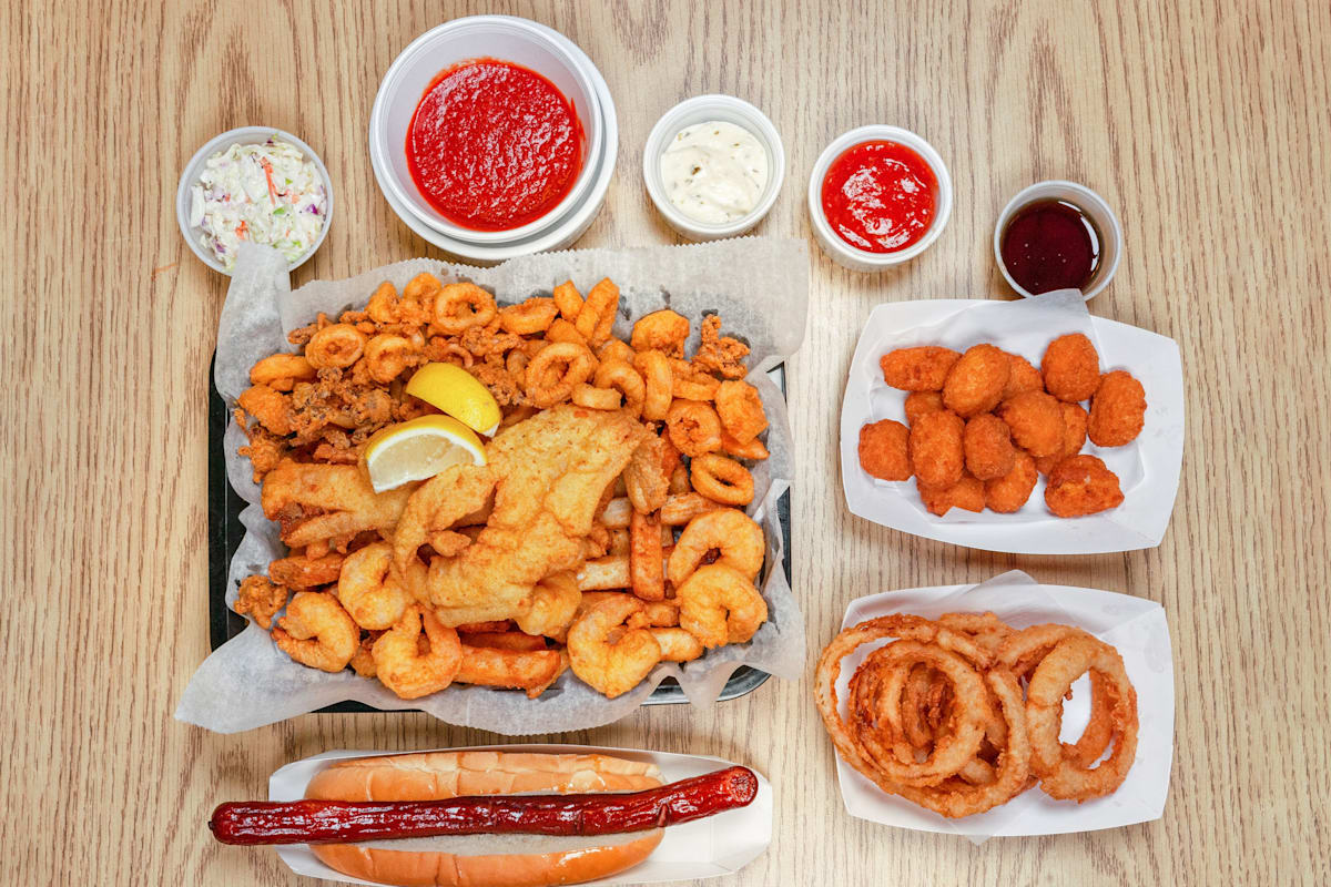 The Crazy ClamDigger Delivery Menu Order Online 835 Wolcott St