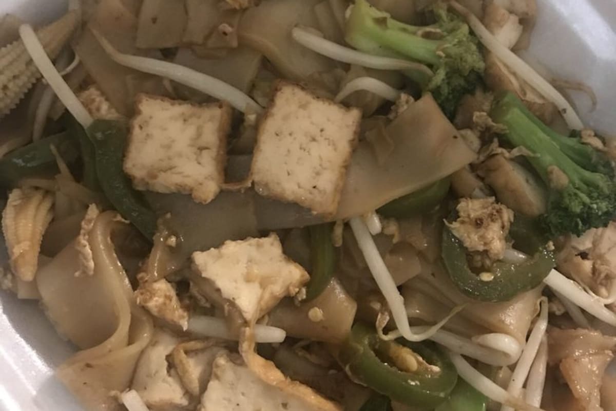 Thai Basil Delivery Menu Order Online 2703 N Dirksen Pkwy