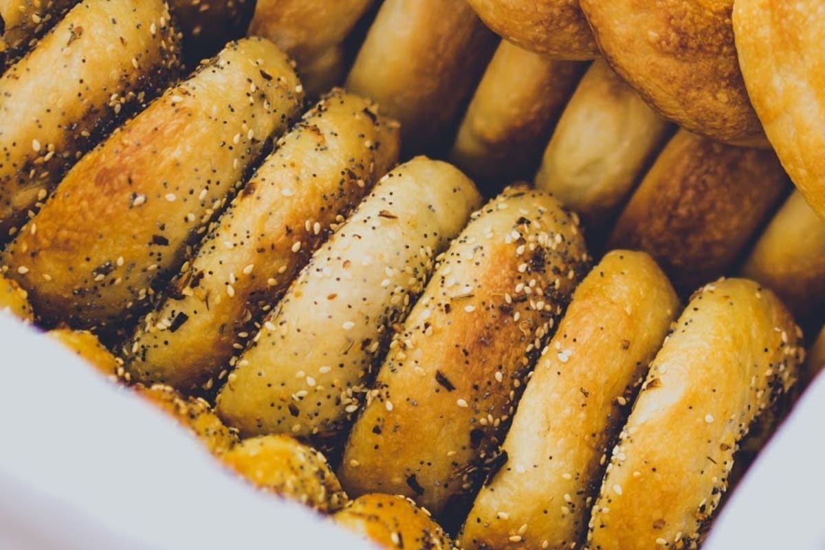 Benny's Bagels Delivery Menu Order Online 1700 Pacific Ave Dallas Grubhub