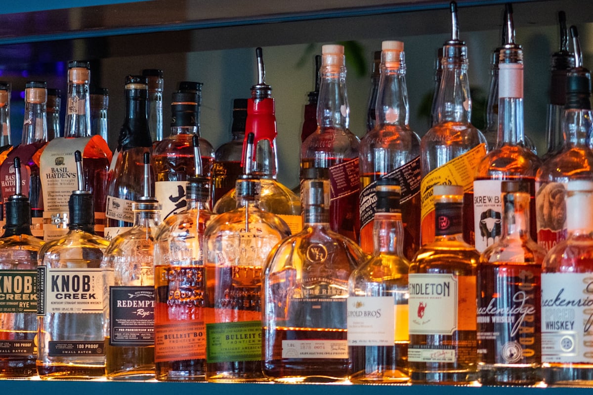 Quaker state liquor Delivery Menu Order Online 6901 Melrose Ave Los