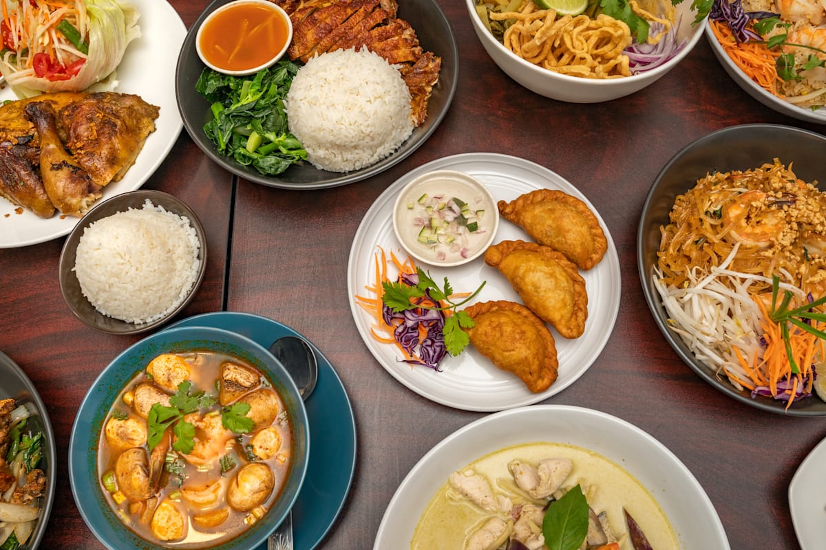 Hungry Bowl Thai Delivery Menu Order Online 216 Humboldt St