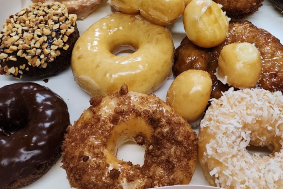 DipADee Donuts Delivery Menu Order Online 1376 W N Blvd Leesburg