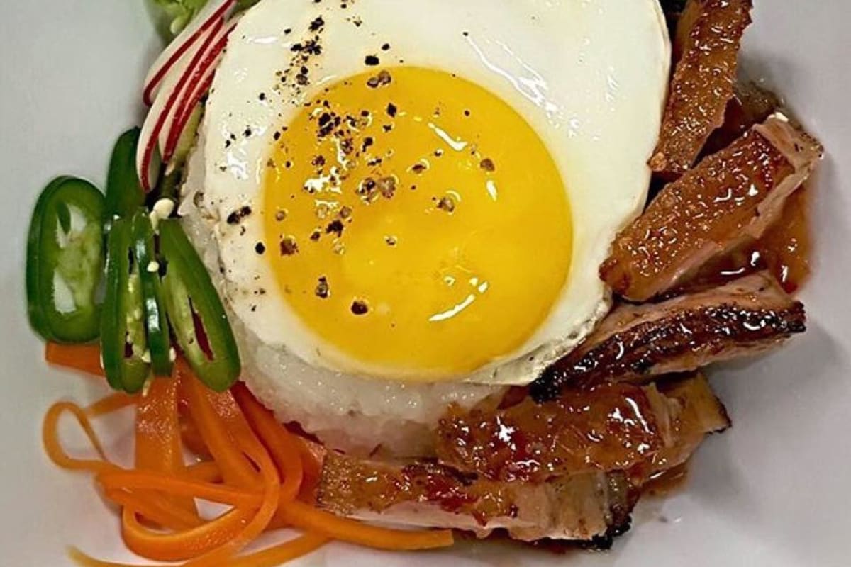 The Six Social House Delivery Menu Order Online 26500 Agoura Road Calabasas Grubhub