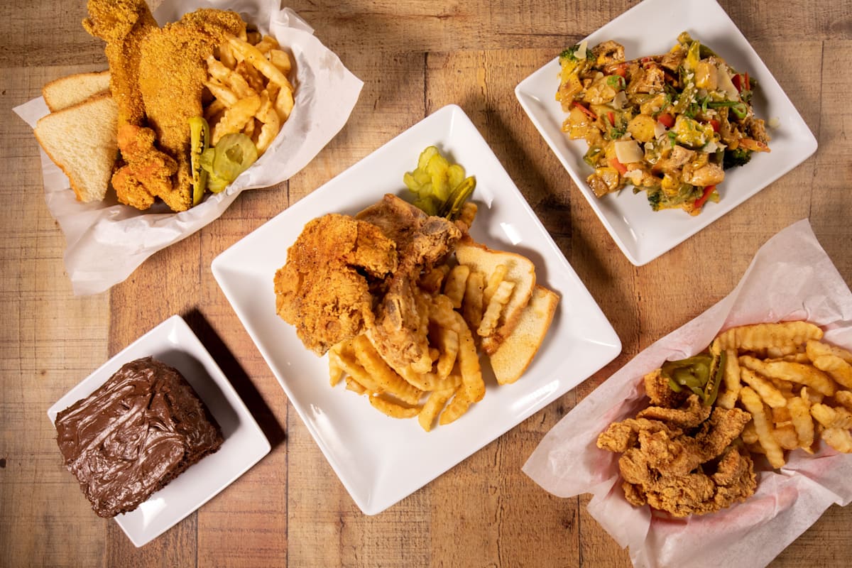 PT'S FRIED CHICKEN AND FISH