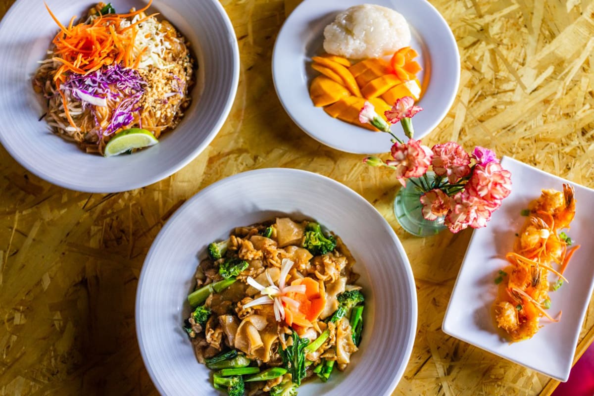 THIPI THAI Delivery Menu Order Online 15 Calendar Ave La Grange