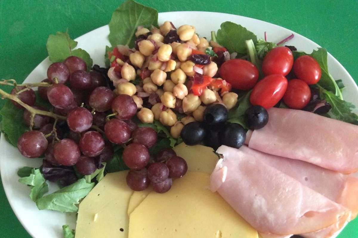 Eat - Springfield, MA Restaurant | Menu + Delivery | Seamless