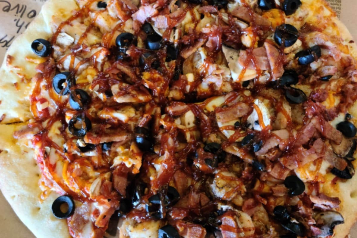 Pizza Artista Delivery Menu Order Online 420 W Prien Lake Rd Lake