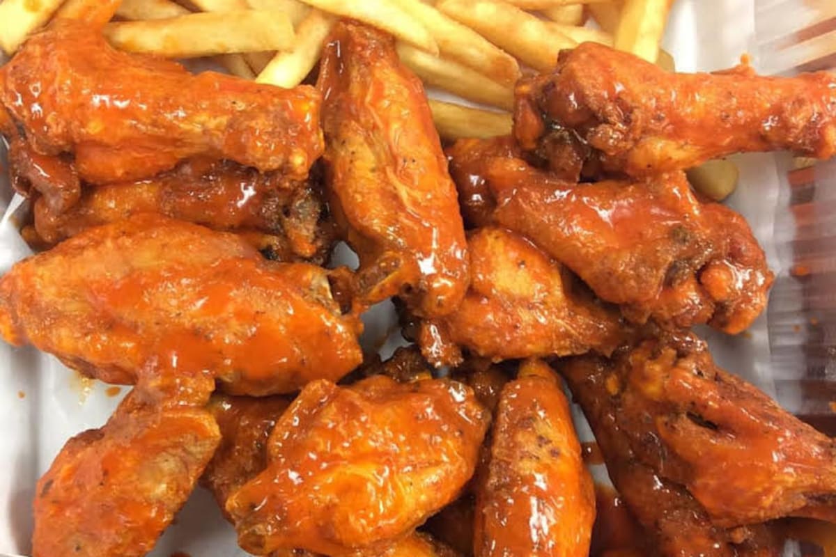 Hooks Catching and Frying Delivery Menu Order Online 2100 St