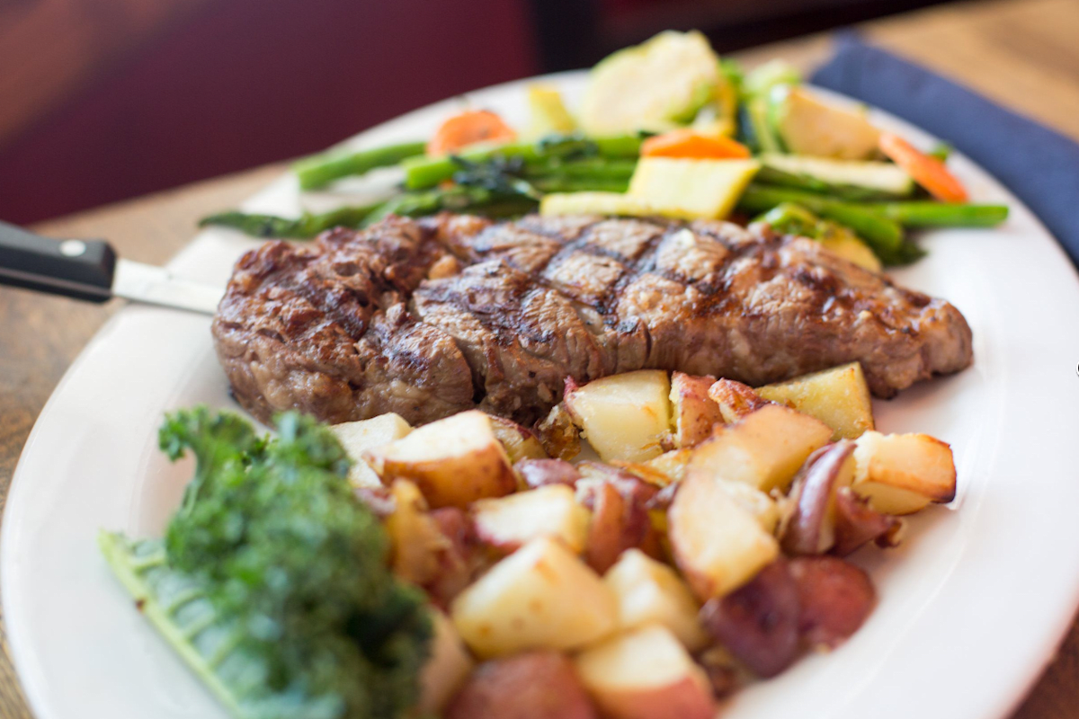 Cedar River Smoke House (Wells Ave S) Delivery Menu Order Online