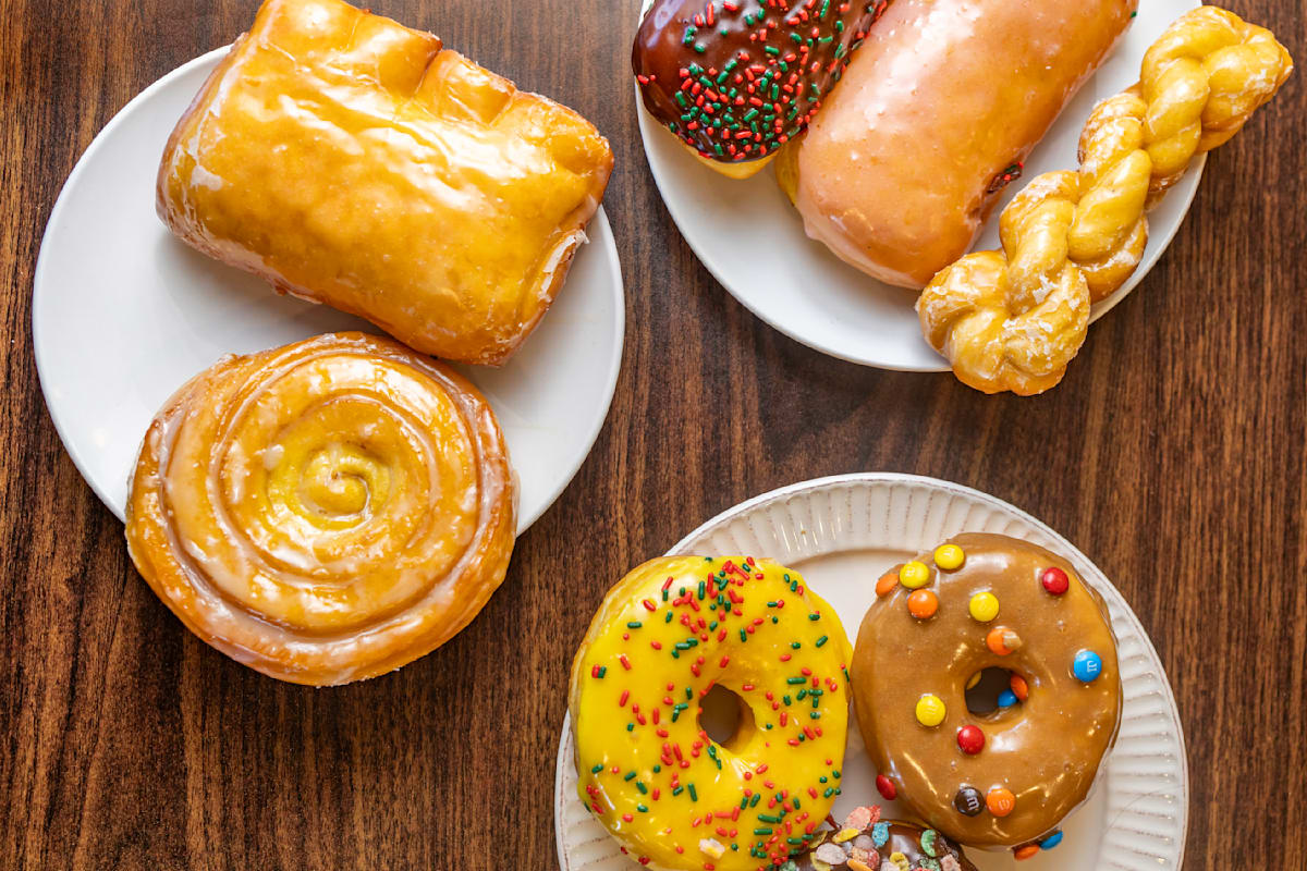 Dufner's Donuts & Deli Delivery Menu Order Online 3900 Vinewood Ln