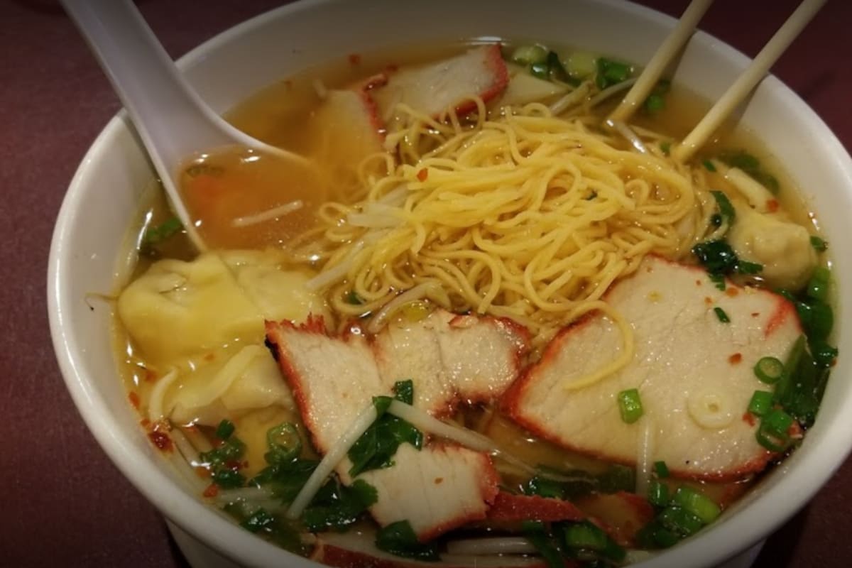 Tongs Thai Restaurant and Sushi Bar Delivery Menu Order Online 1117