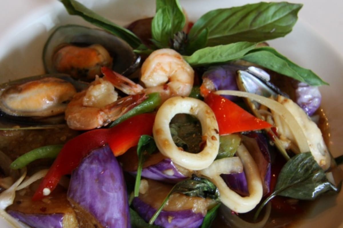 Basil Thai Cuisine Delivery Menu Order Online 9921 Hamilton Ave